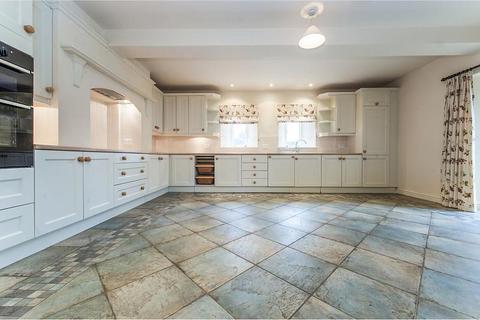 4 bedroom detached house to rent, Siddington, Near Cirencester