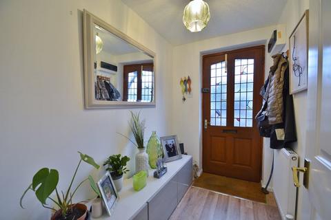 19 Hazelton Close, Thame, OX9 2EB