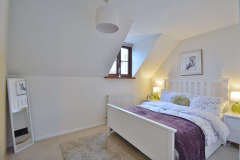 19 Hazelton Close, Thame, OX9 2EB