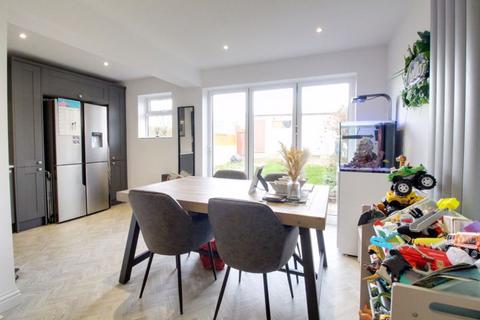 18 Varney Close, Cheshunt, Waltham Cross, EN7 6LU