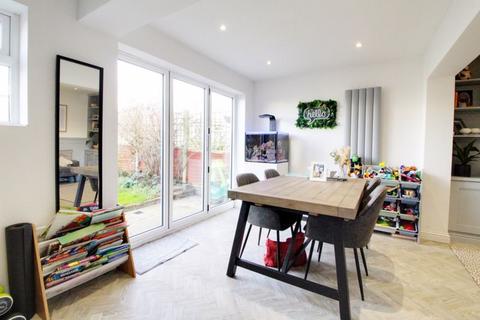 18 Varney Close, Cheshunt, Waltham Cross, EN7 6LU