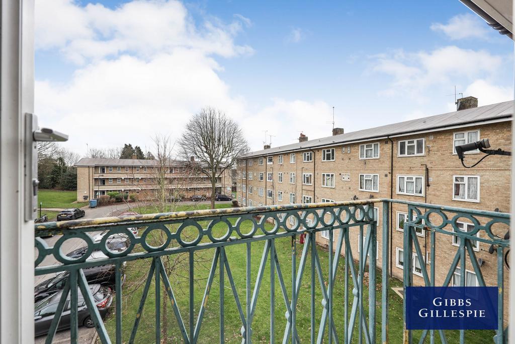 Pinner Grove, Pinner, Harrow, HA5 5NY 2 bed apartment £1,650 pcm (£