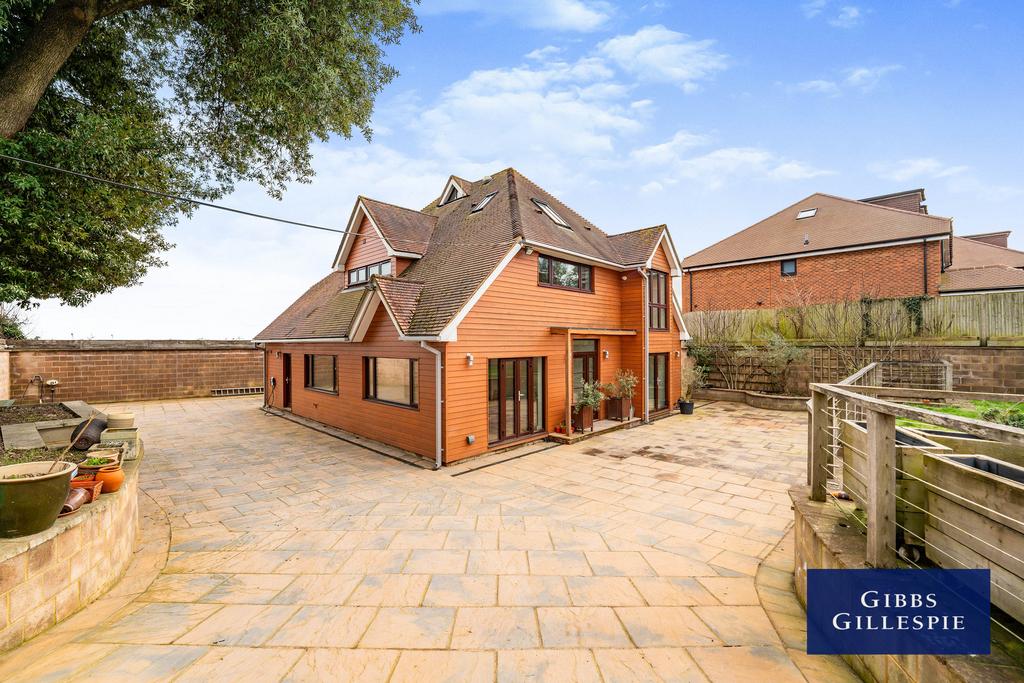 The Drive, Ickenham UB10 8AQ 7 bed detached house to rent £4,995 pcm
