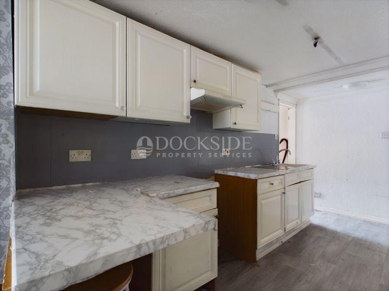 Cooling Road, Rochester 2 bed apartment for sale £115,000