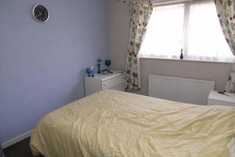 4 bedroom semi-detached house for sale - Hunnington Crescent, Halesowen B63