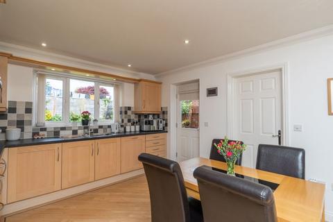 1b Brook Crescent, Kingswinford, DY6 9AT