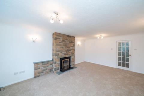 29 Carnforth Close, Kingswinford, DY6 9BL