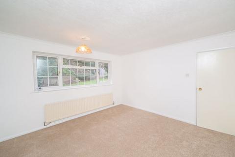 29 Carnforth Close, Kingswinford, DY6 9BL