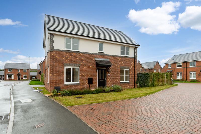 Black Pear Drive, Stourport DY13 3 bed detached house for sale £299,950