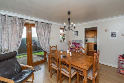 3 bedroom detached house for sale, Highview Drive, Kingswinford DY6