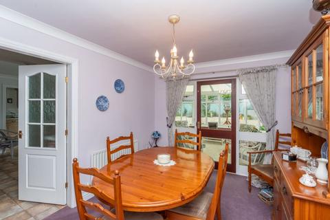 23 Hellier Drive, Wombourne, Wolverhampton, WV5 8AH