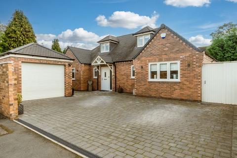 3 bedroom bungalow for sale, Beachcroft Road, Kingswinford DY6