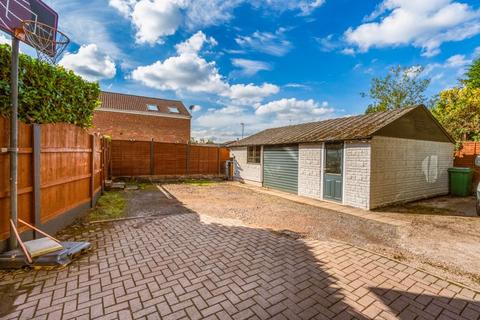 3 bedroom bungalow for sale, High Street, Kingswinford DY6