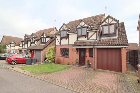 33 Ennismore Green, Luton, LU2 8UP