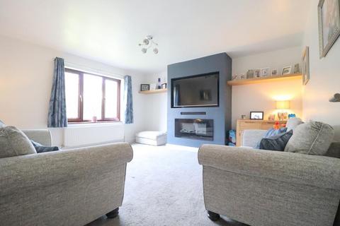 33 Ennismore Green, Luton, LU2 8UP