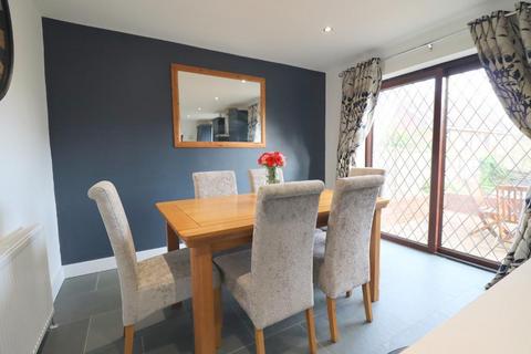 33 Ennismore Green, Luton, LU2 8UP