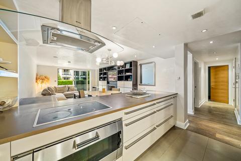 2 bedroom flat for sale, Dolphin House, Imperial Wharf.