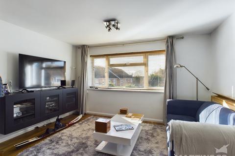 2 bedroom flat for sale, Uphill Way, Hunston, Chichester