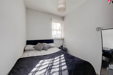 2 bedroom flat for sale, Osprey Road, Waltham Abbey, Essex