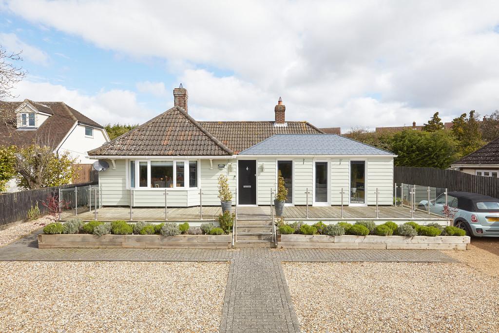 Haverhill CB9 3 bed detached bungalow for sale £565,000
