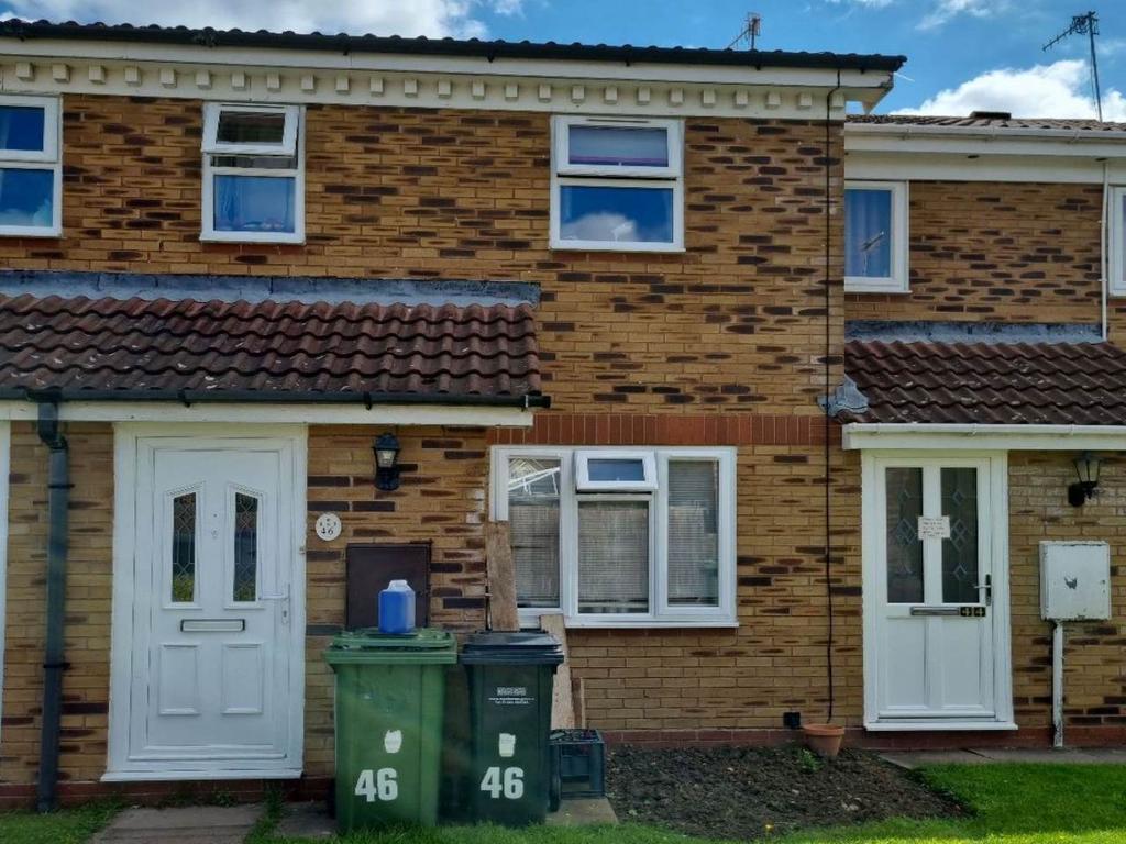 46 Larkspur Drive, Evesham 2 bed house to rent £975 pcm (£225 pw)