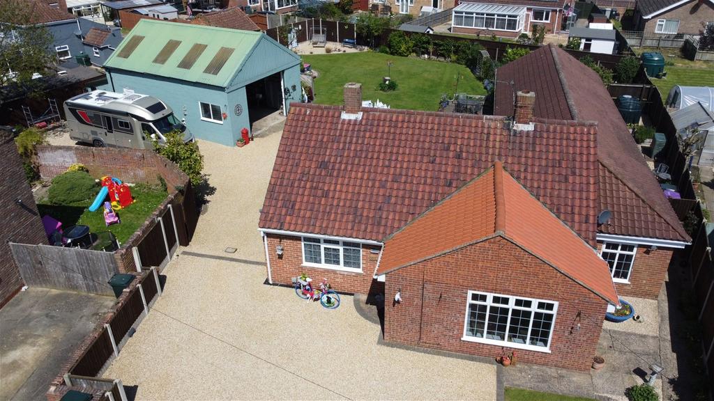 Mill Lane, Skegness PE24 4 bed detached bungalow for sale £400,000