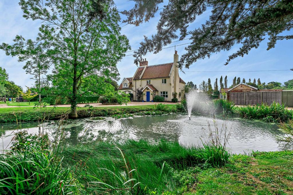 The Green, Barham, Ipswich, Suffolk 5 bed detached house for sale £