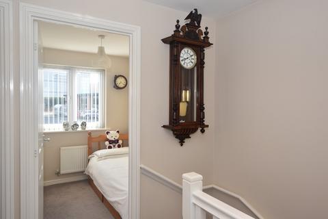 3 bedroom end of terrace house for sale - Richborough Close, Margate