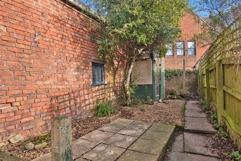 15 Buxton Road, Ashbourne, DE6 1EX