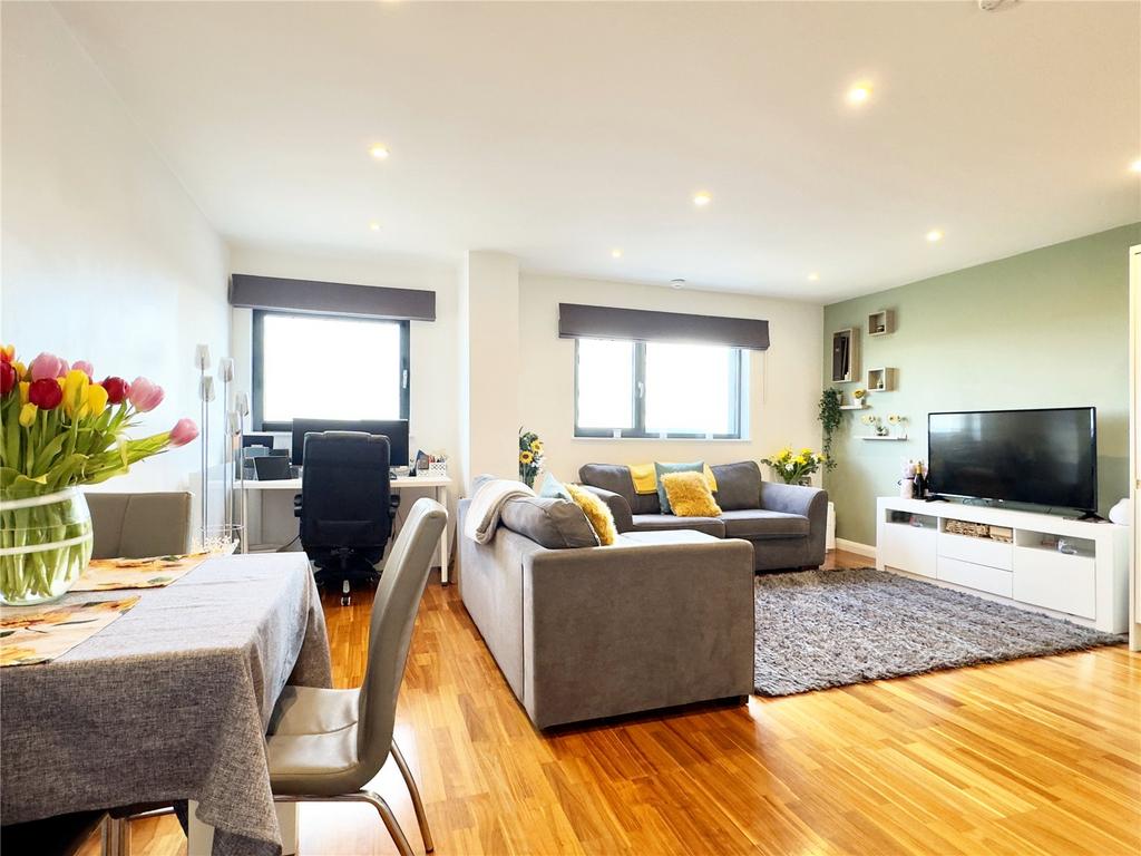 Horizon House, Azalea Drive, Swanley, Kent, BR8 2 bed penthouse for