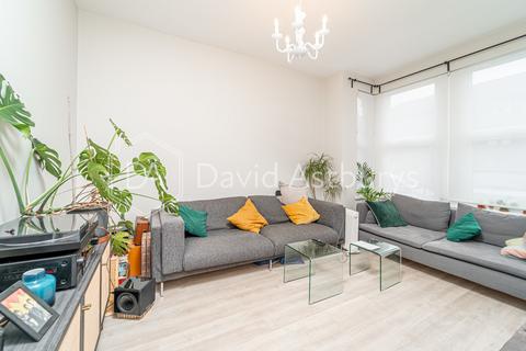 4 bedroom end of terrace house to rent, Parkland Road, Wood Green , London