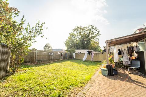 6 bedroom semi-detached house for sale, Heathdale Avenue, Hounslow