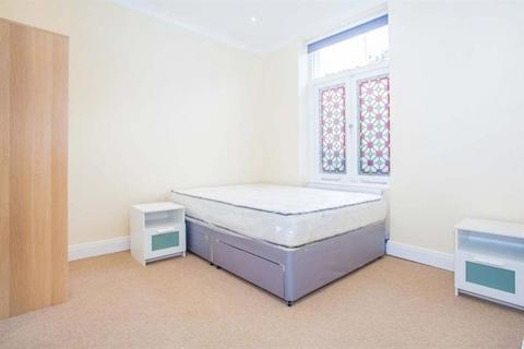 1 bedroom flat for sale, Margravine Gardens, Barons Court, London