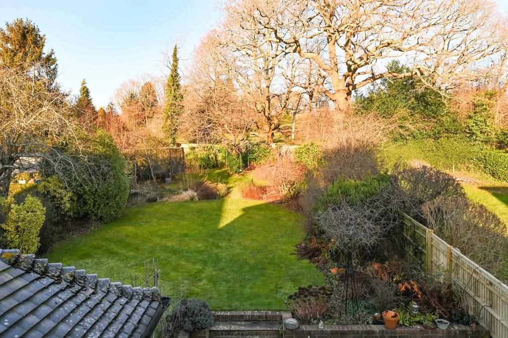 Road, Tunbridge Wells TN2 5 bed detached house for sale £