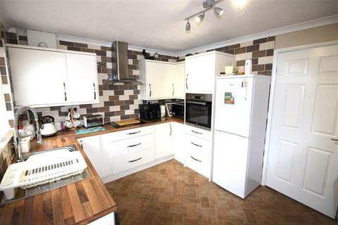 3 bedroom semi-detached house for sale, Hunters Drive, Dinnington, Sheffield, S25 2TG