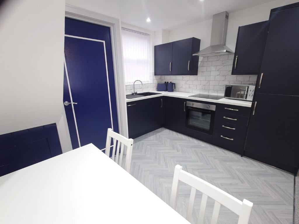 Macdonald Street, Liverpool 2 bed terraced house £1,040 pcm (£240 pw)