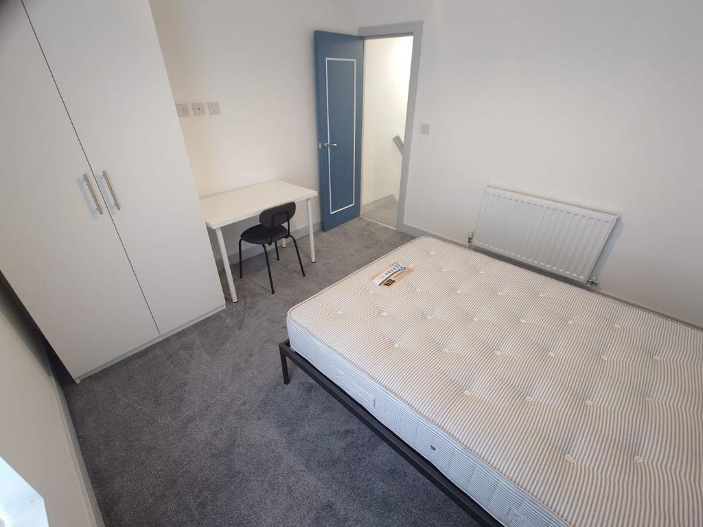 Macdonald Street, Liverpool 2 bed terraced house £1,040 pcm (£240 pw)