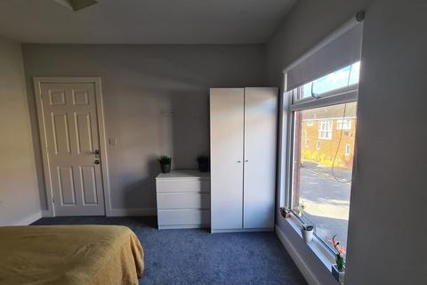 1 bedroom in a house share to rent - Mousehold Street