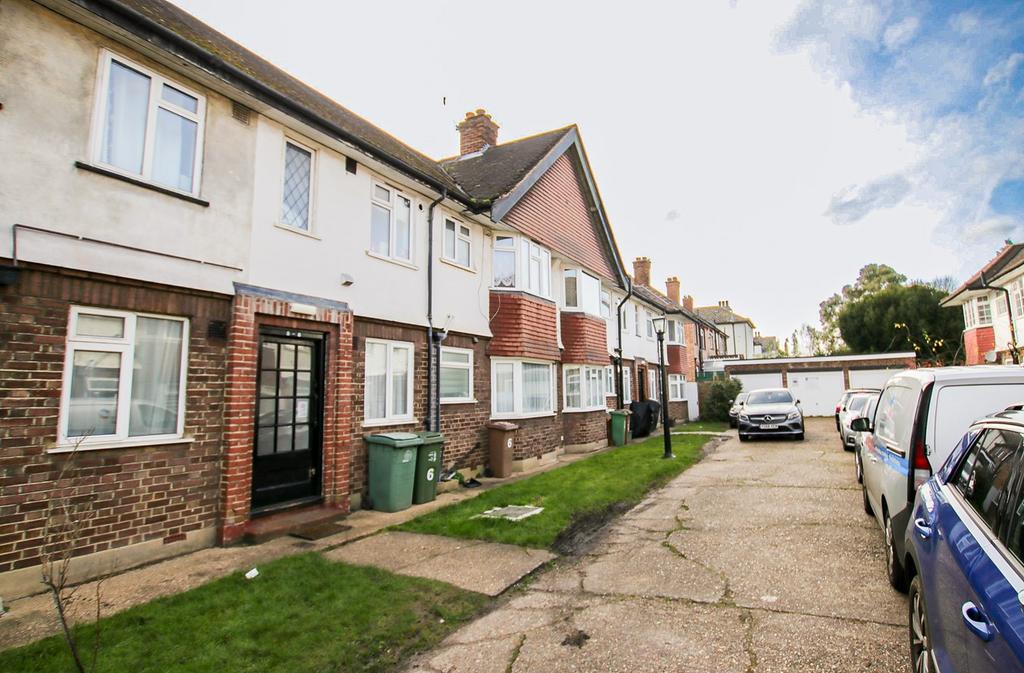 Bute Court, Bute Road, Wallington, SM6 2 bed flat to rent £1,400 pcm