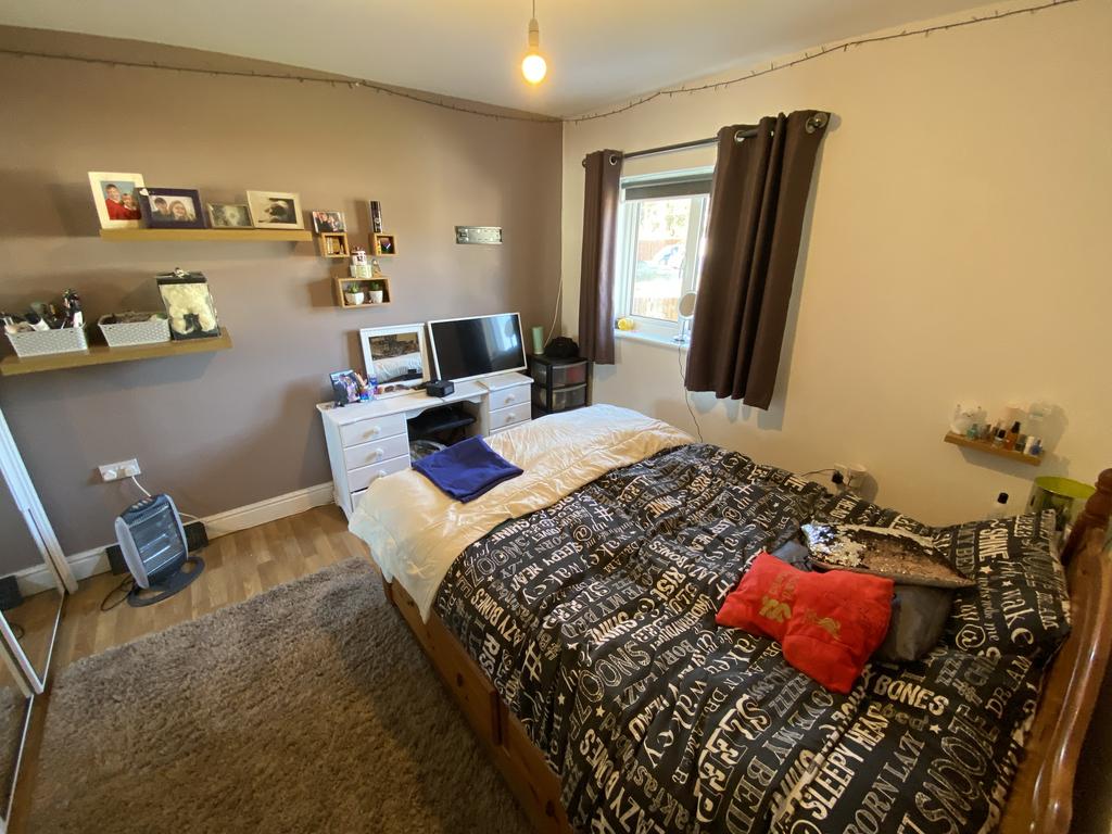 Rear bedroom 2