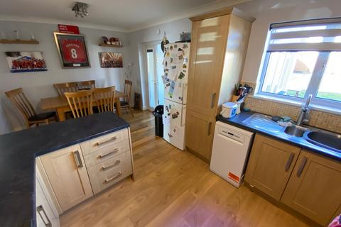 4 Cwrt Maesmynach, Cribyn, Lampeter, SA48 7AD