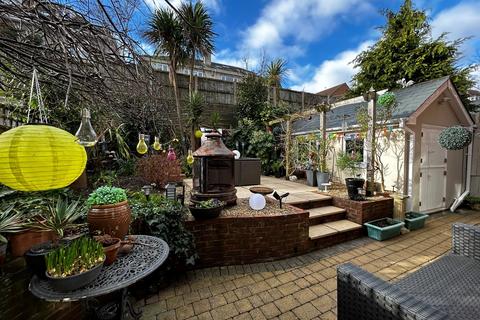 undefined, Studland Road, ALUM CHINE, BH4