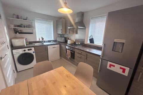 3 bedroom end of terrace house to rent, Bristol BS16