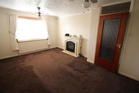 1 bedroom apartment for sale, Grangefield Court, Leeds LS25