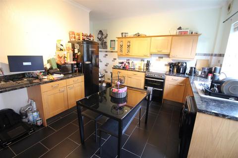 2 bedroom terraced house for sale, Strawberry Avenue, Leeds LS25