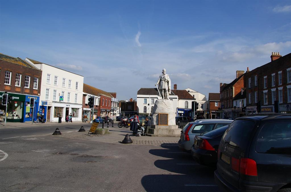 WANTAGE MARKET PLACE.jpg