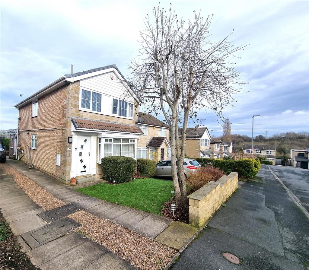 Kirklees Close, Farsley, Pudsey 4 bed detached house for sale £399,500