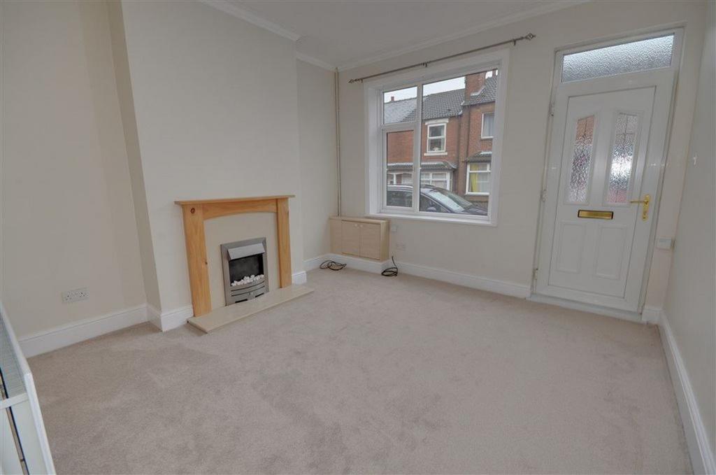 Briggs Avenue, Castleford WF10 2 bed terraced house £700 pcm (£162 pw)