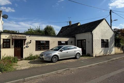 2 bedroom semi-detached bungalow for sale, Sherborne Street, Lechlade