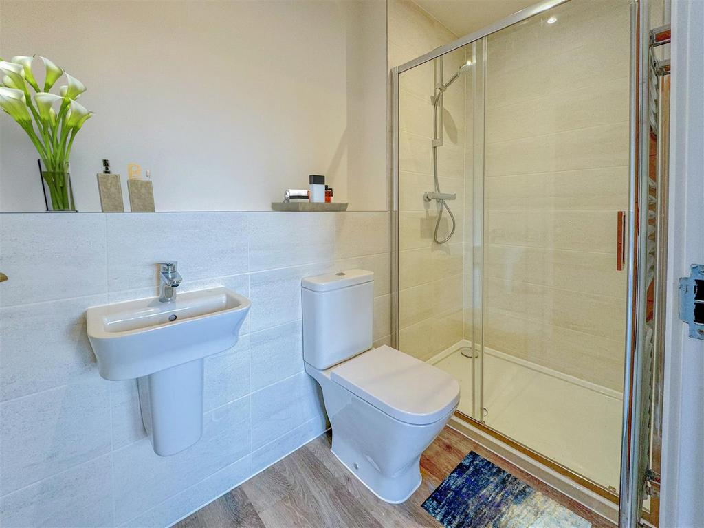 Bathroom 2.jpg